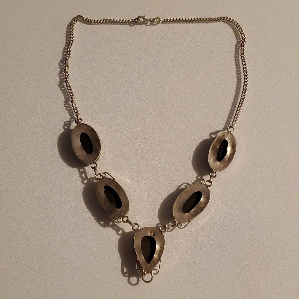 Vintage Necklace - Picture 4 of 9